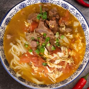 Ручная лапша с тушёной говядиной