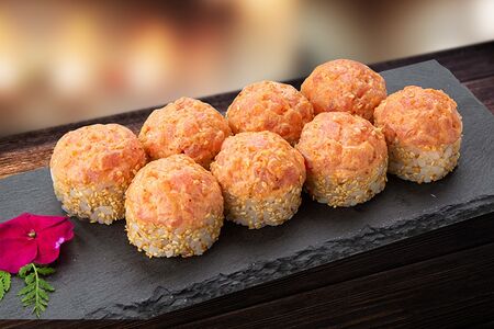 Острый ролл с тунцом lux