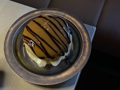Панкейки с бананом и кремом сгущёнкой