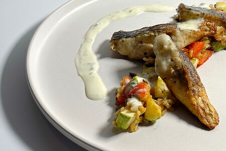 Филе судака с овощами