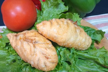 Хушуур с мясом и сыром 2 шт.