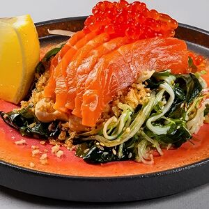 Салат с лососем