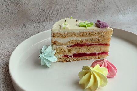 Пирожное Молочная девочка