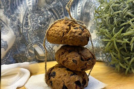 Фитнес-печенье с чёрной смородиной