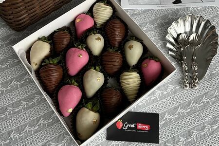 Клубника в шоколаде набор 16 ягод