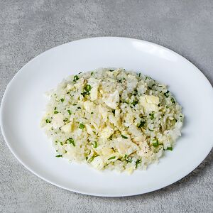 Рис с омлетом и зеленым луком