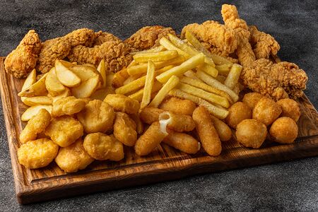 Средняя тарелка закусок