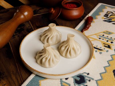 Хинкали с цыпленком и зеленью 3 шт.