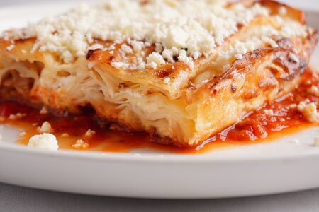 Слоеный пирог с брынзой