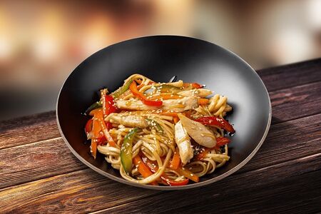 Wok с курицей