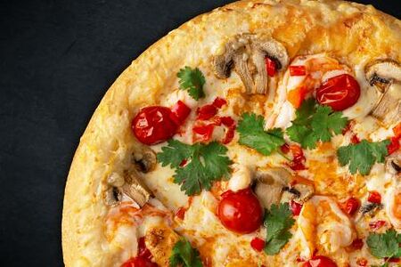 Том ям с креветками 25 см (толстое с сыром)