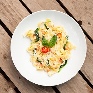 Фетучини с лососем