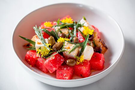 Арбуз, брынза и лавандовая заправка