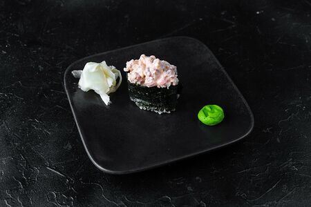 Острые суси с угрём