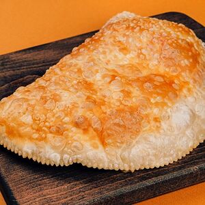 Большой крымский чебурек