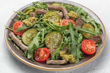 Салат с телятиной