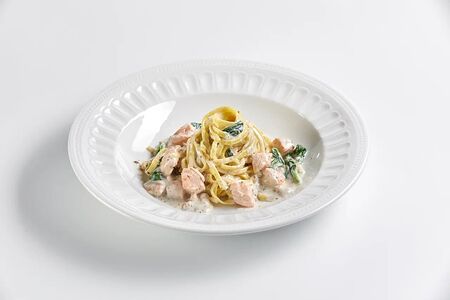 Тальятелле с лососем и трюфельным кремом