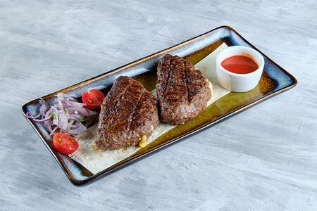 Кюфта-кебаб с двумя сырами