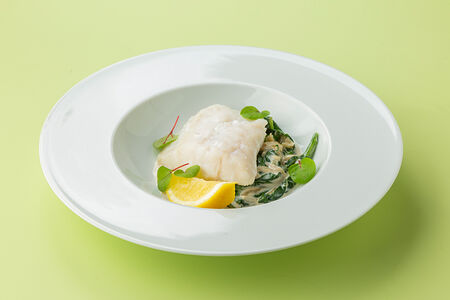 Судак на пару со шпинатом