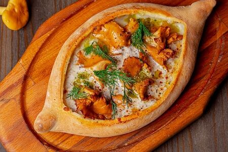 Хачапури с лисичками
