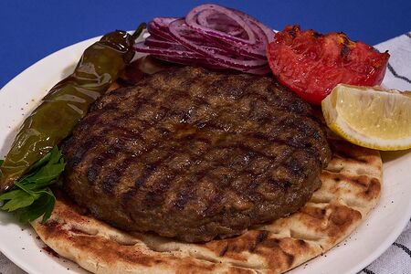 Бифтеки гемисто ме тири