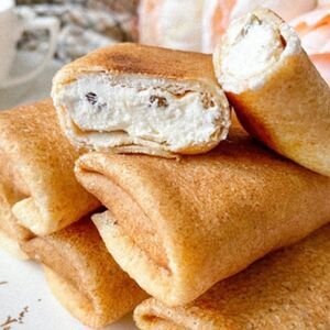 Блинчик с творожным муссом и изюмом