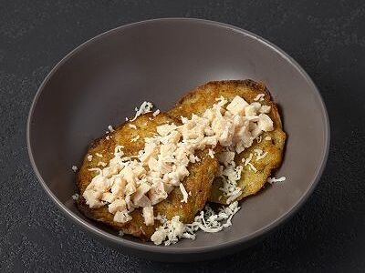 Драники с курицей и сыром