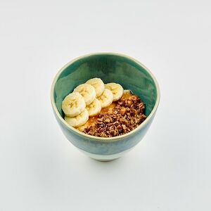 Каша рисовая с гранолой и бананом