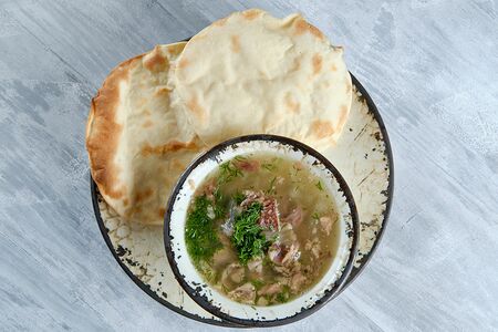 Суп хаш с томленой телятиной и питой