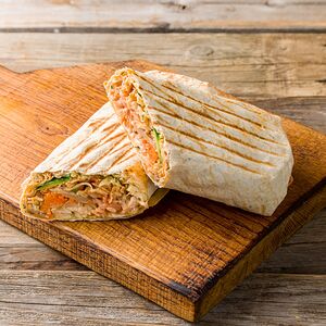 Шаурма в обычном лаваше с курицей