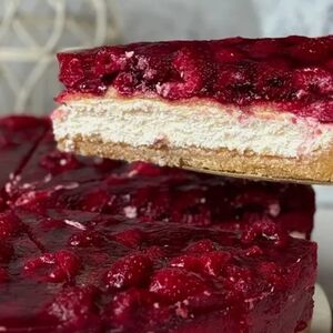 Чизкейк с малиной