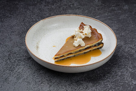 Чизкейк с соленой карамелью