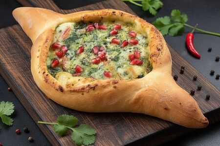 Хачапури по-Аджарски с сыром и шпинатом
