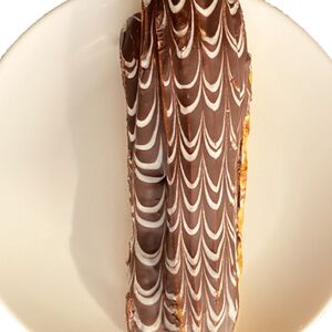 Эклер с масляным кремом