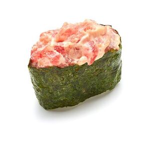 Гункан с тунцом спайси