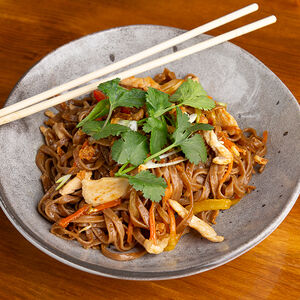 Wok Лапша соба с курицей