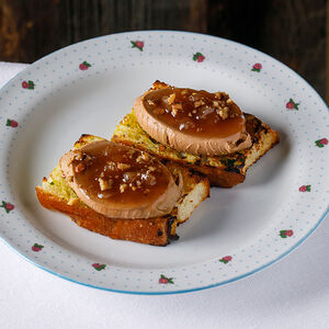 Брускетты с пате из печени цыпленка