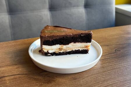 Торт Сникерс