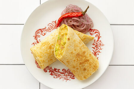 Шаверма с курицей и свежими овощами