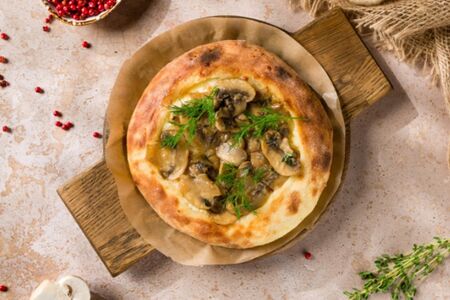 Хачапури с грибами и трюфельным маслом