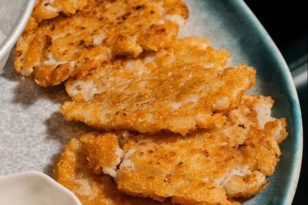 Картофельные драники со сметаной