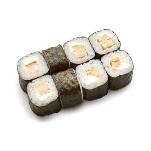 Маки с омлетом и сыром