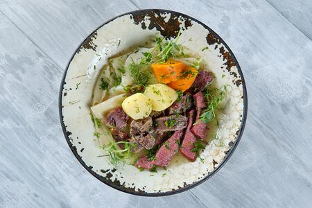 Бешбармак из конины с тестом и овощами 