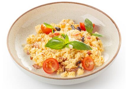  Яичница-скрэмбл с пармезаном