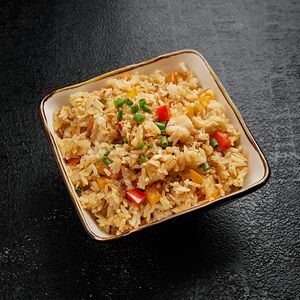 Վասաբի տապակած ծովամթերքով և բրնձով