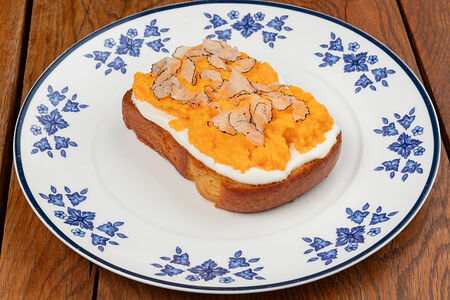 Тост Скрембл с трюфелем