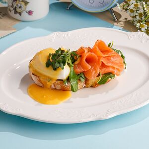 Яйцо Бенедикт с лососем
