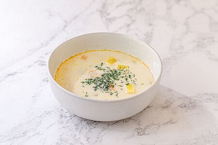 Сливочная уха с лососем