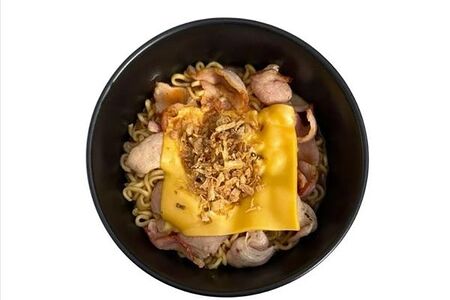 Острый рамен с беконом