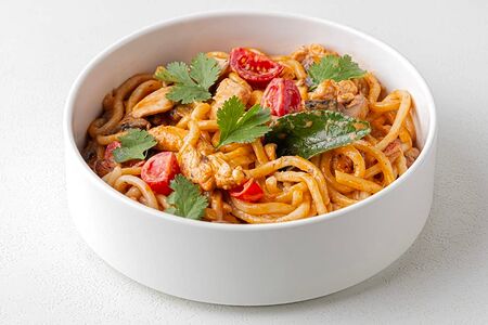 Лапша Том Ям с курицей